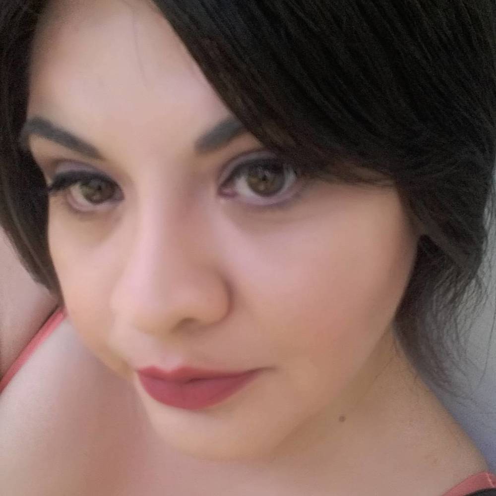 Meet your Posher, Antonia